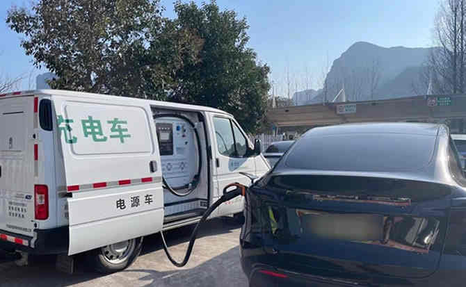 罗平汽车搭电